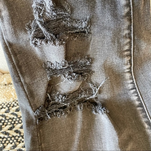 American eagle distressed jeggings 6L some pulling - Picture 2 of 6